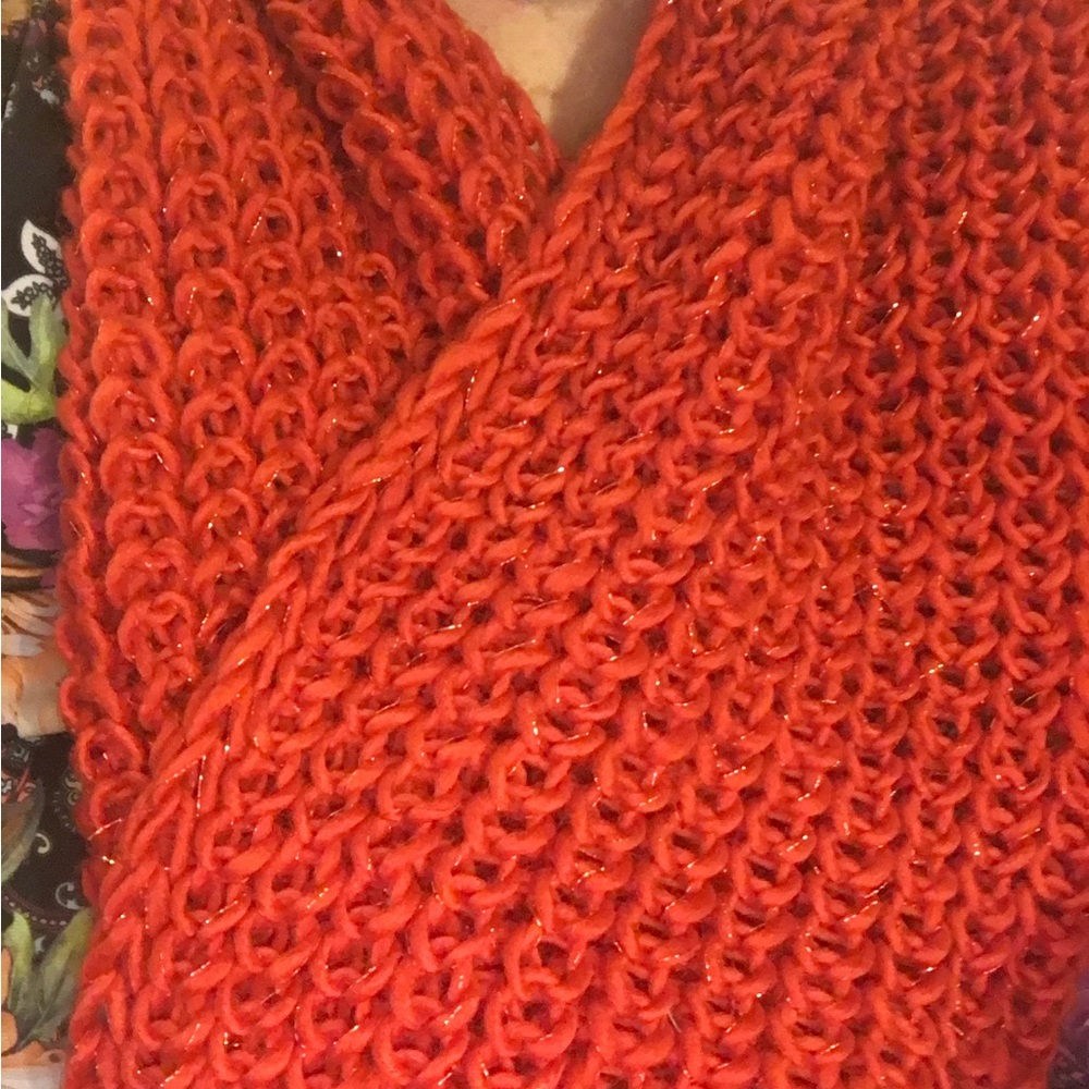 Red shimmering Infinity Scarf